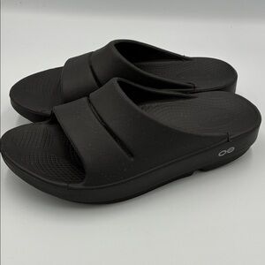 OOFOS OOahh Black Recovery Slip-on Slide Sandals M5 W7